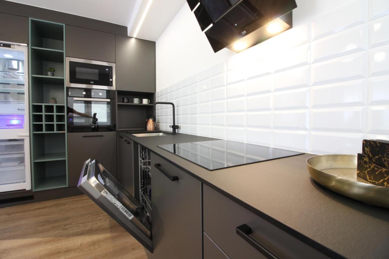 Meeting Point Apartment Сараево Екстериор снимка